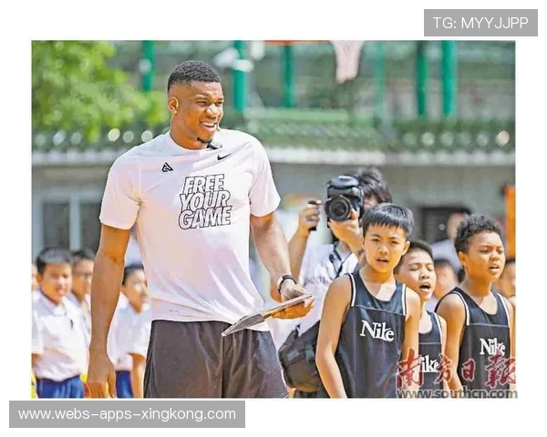 字母哥捐赠一本书给学校图书室，简单动作引大波关注