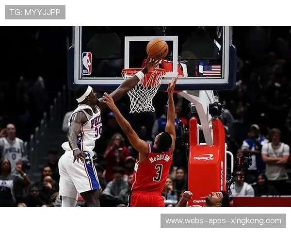 NBA球星大帽扇飞篮球，吓得对手倒退三步