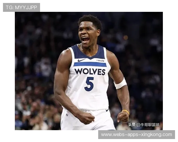 NBA爱德华兹轻盈拉杆突破赢得掌声