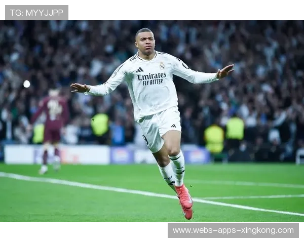 皇马年轻防线在训练中演练压迫后的快速回位与长传出球