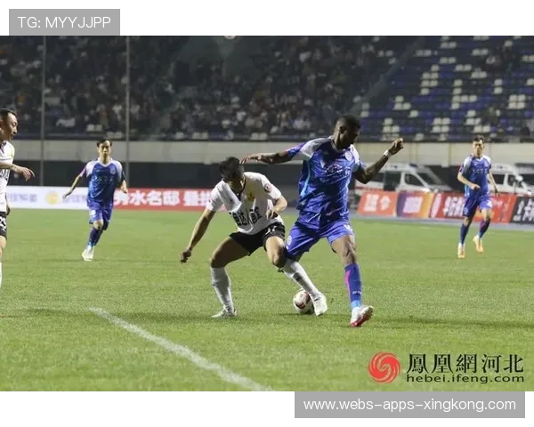 石家庄功夫新援门前补射快一步，防守来不及伸脚